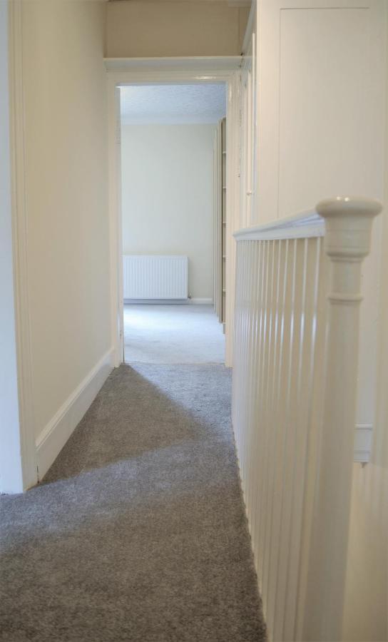 Ruby Retreat - Entire House - Wifi - 4 Bed - Garden - Maidstone Town Villa Luaran gambar